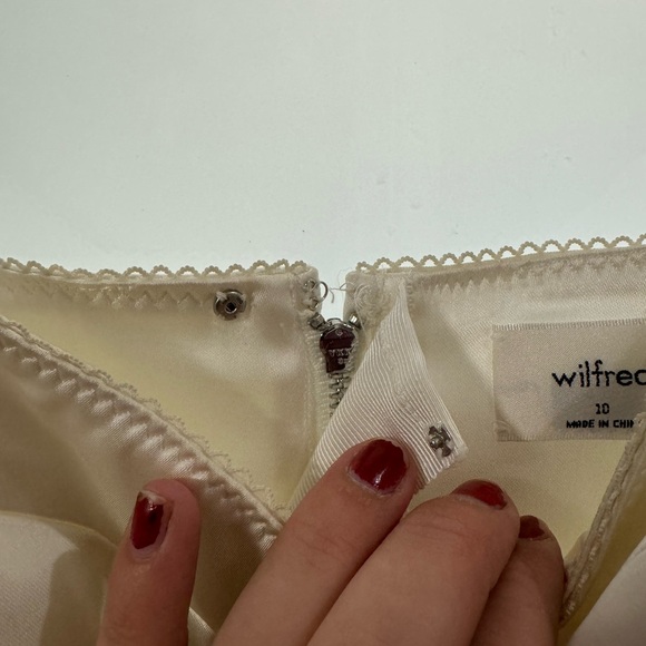 Wilfred White Satin Top - Picture 5 of 5